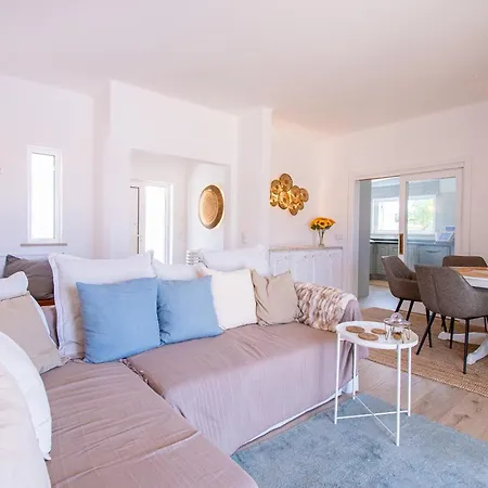 Villa 67 Adm - 3 Bed Walking Distance To