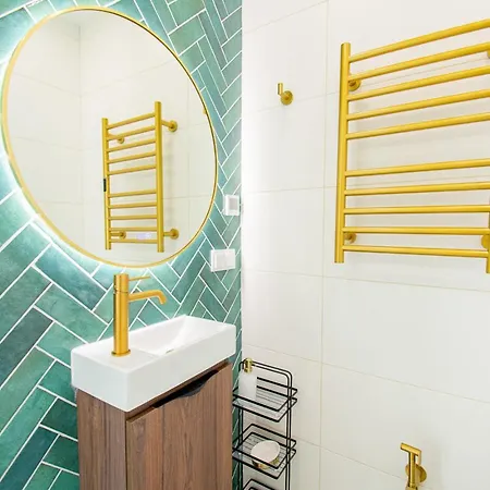 67 Adm - 3 Bed Walking Distance To Villa