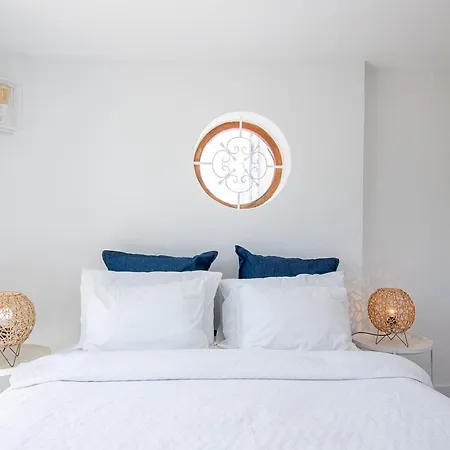 67 Adm - 3 Bed Walking Distance To Villa *