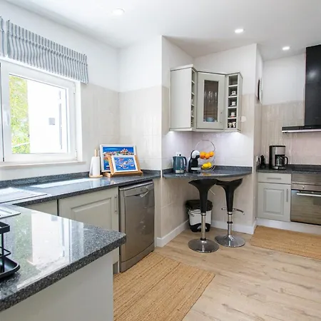 67 Adm - 3 Bed Walking Distance To 빌라 *