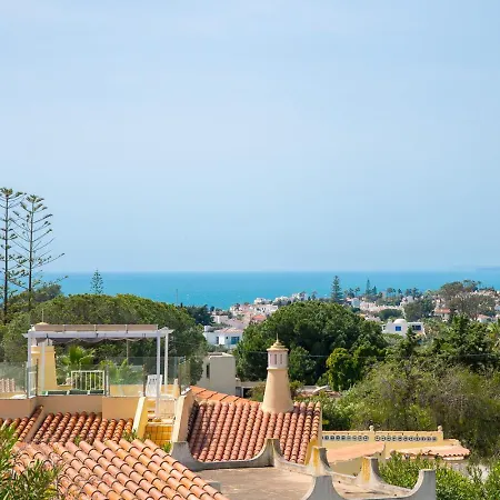 67 Adm - 3 Bed Walking Distance To